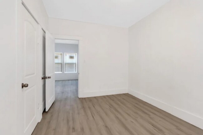 Building Photo - 2105 Walnut St