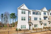 Building Photo - 3318 Cranston Ln