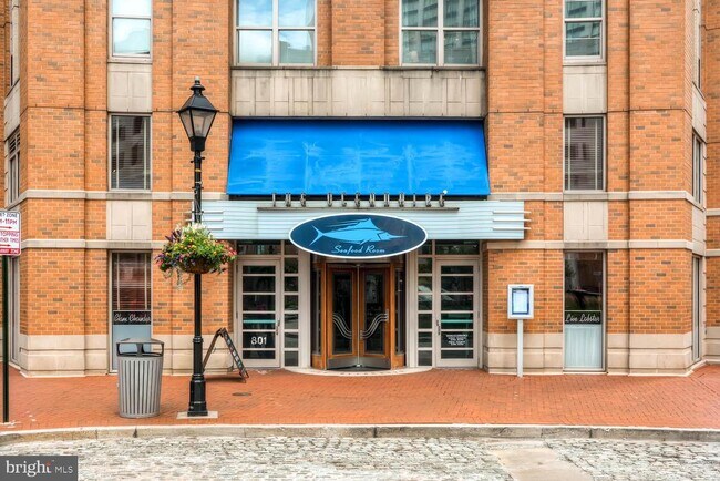 Building Photo - 675 S President St