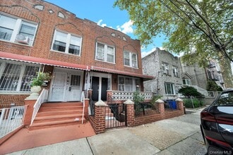 Building Photo - 251 E 46th St