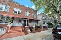 Building Photo - 251 E 46th St