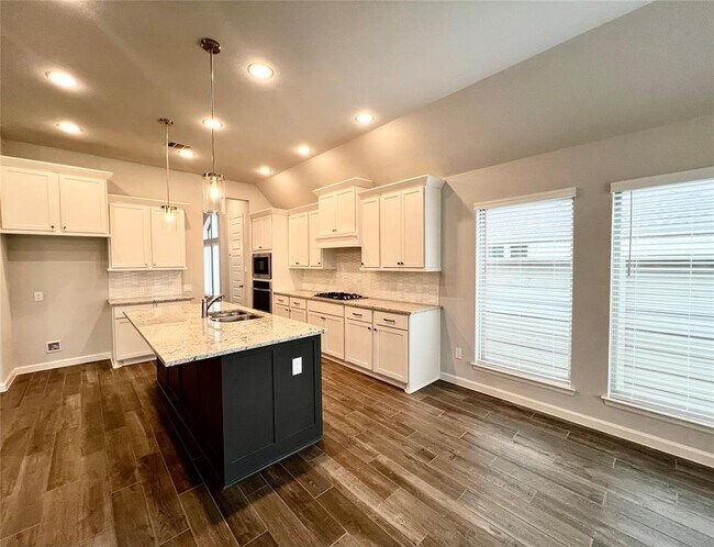 Building Photo - 5103 Walnut Grv Ln