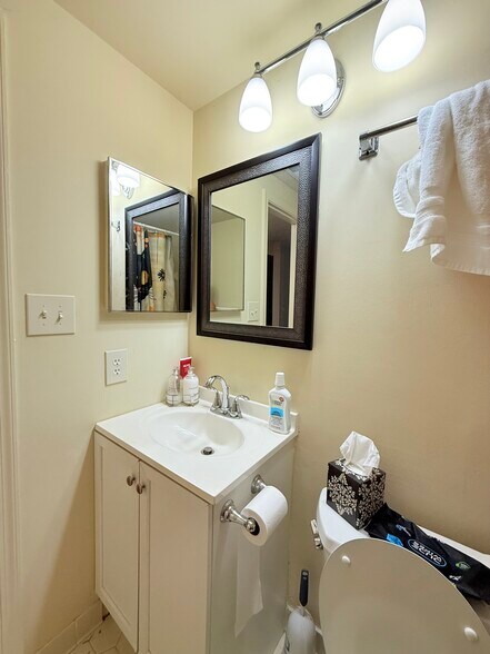 Building Photo - 20502 Sterncroft Ct