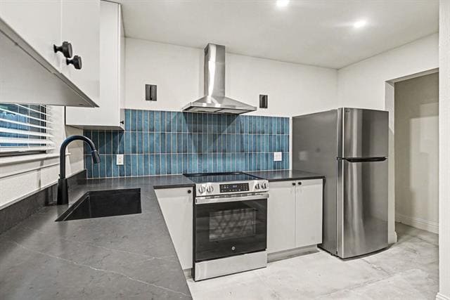 Building Photo - 2103 Mistletoe Ave