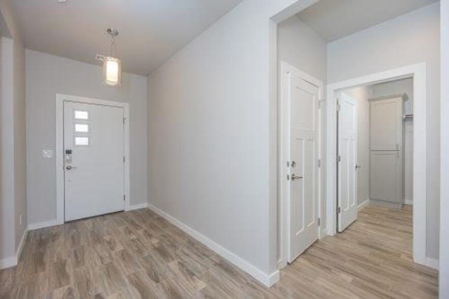 Building Photo - 512 NW 179th Cir