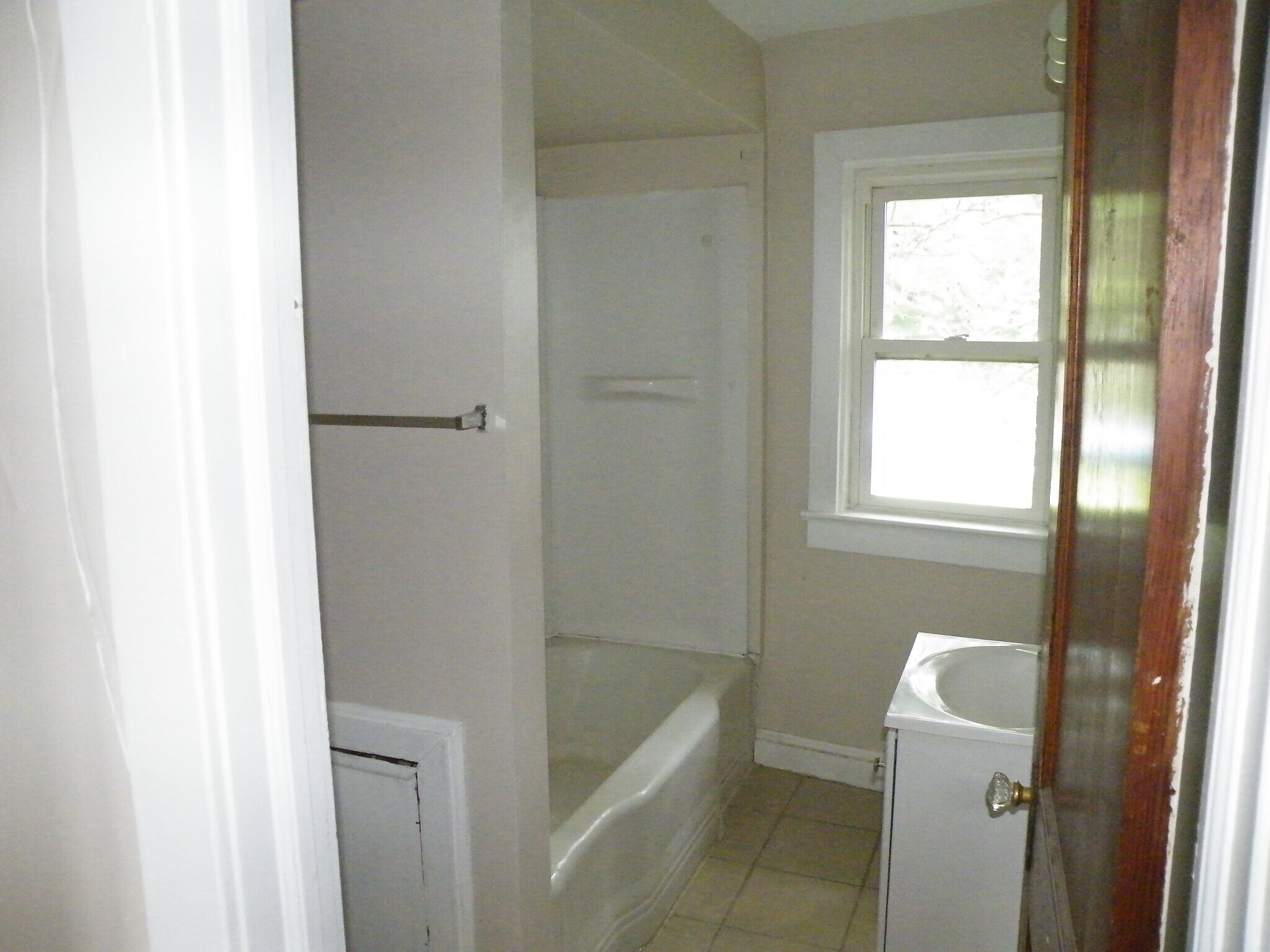 Bathroom - 48 E Summit Ave