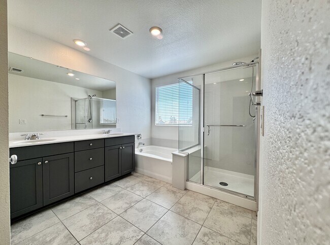 Building Photo - 4258 Tarim St