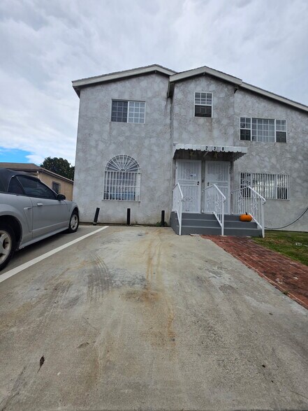 Building Photo - 220 S Pannes Ave