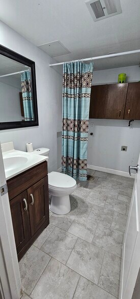 Building Photo - 1063 Willow Brook Dr