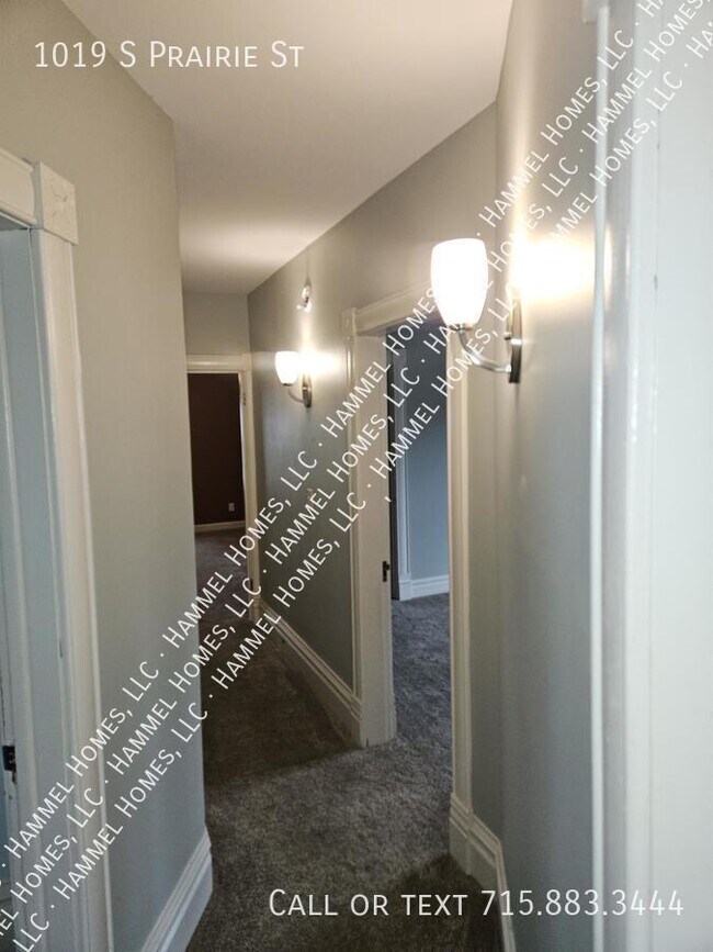 Building Photo - 1019 S Prairie St