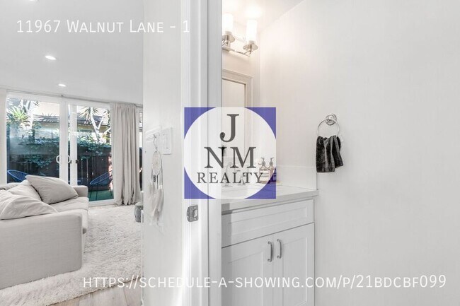 Building Photo - Newly remodeled modern 2 Bed + 1.5 Bath tw...