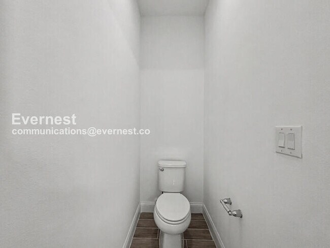 Building Photo - Limited Time Special Offer / 4 Bed, 3.5 Bath Home with Garage / Pet-Friendly / Vouchers Accepted ...