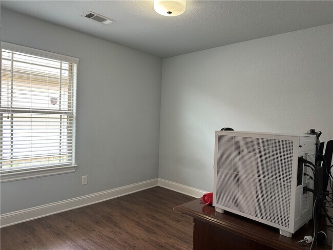 Building Photo - 3903 S W Capstone Ave