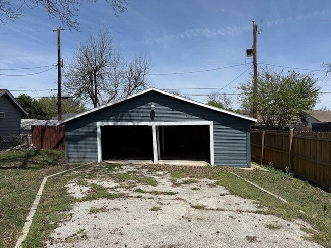 Building Photo - 1743 McKinley Ave