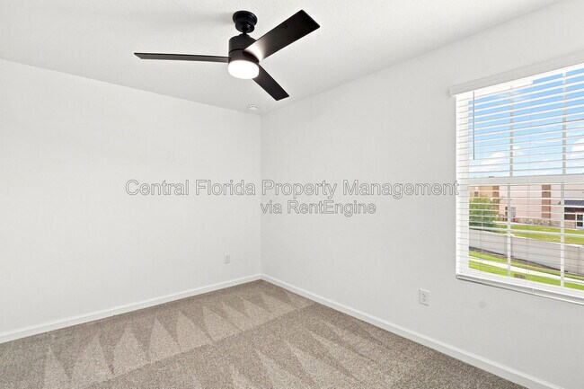 Building Photo - 865 Spring Palms Lp