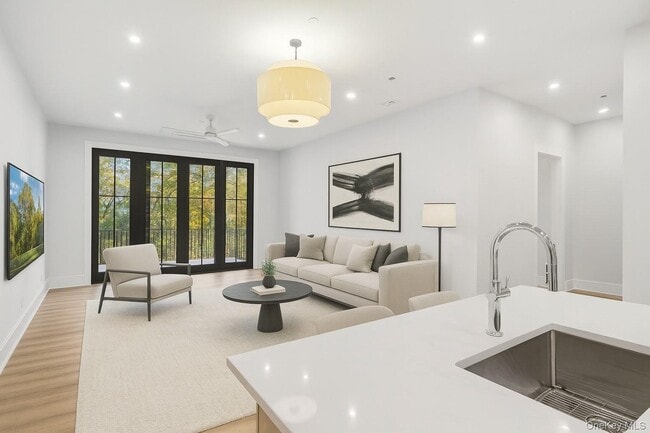 Primary Photo - 34 Clinton Ave