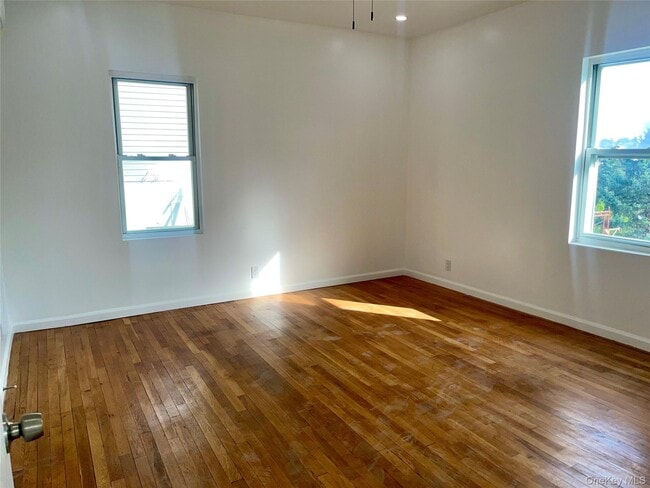 Building Photo - 26 Meadowbrook Pl