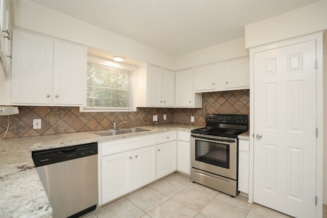 Building Photo - 4403 Omeara Dr
