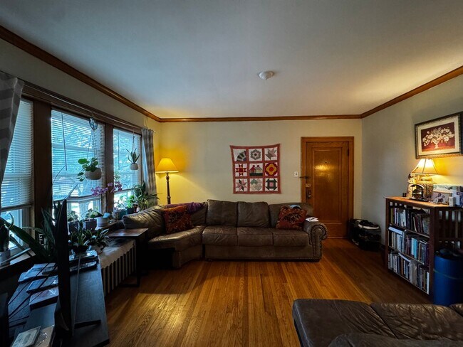 Building Photo - 3305 N Menard Ave