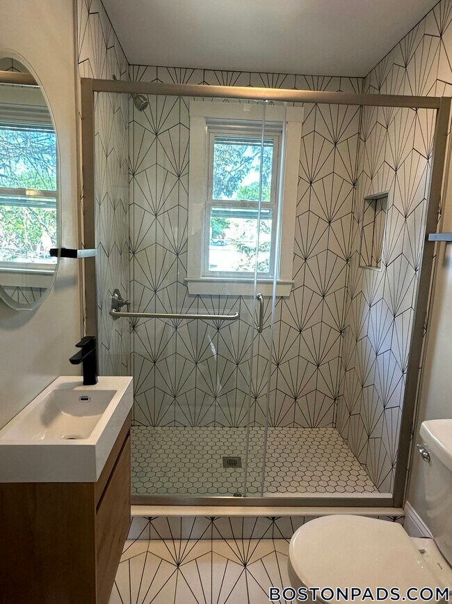 Building Photo - 57 Hawthorne St