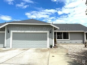 Building Photo - Spacious 4 Bed/2 Bath /1,970 square foot h...