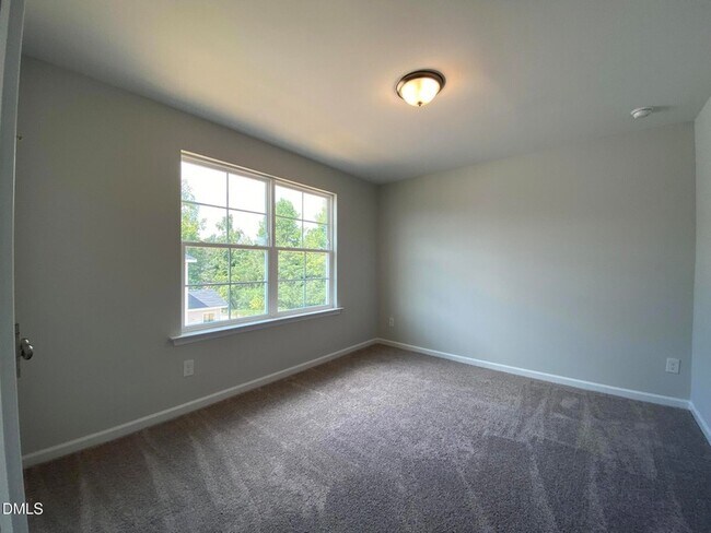 Building Photo - 17 Red Crabapple Ct
