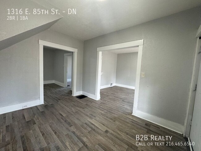 Building Photo - Charming 2-Bedroom Property in Prime Location