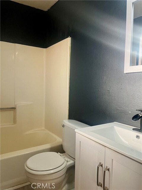 Building Photo - 16535 Pine St