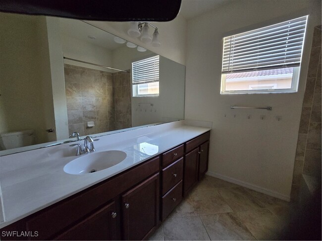 Building Photo - 2760 Blossom Wy