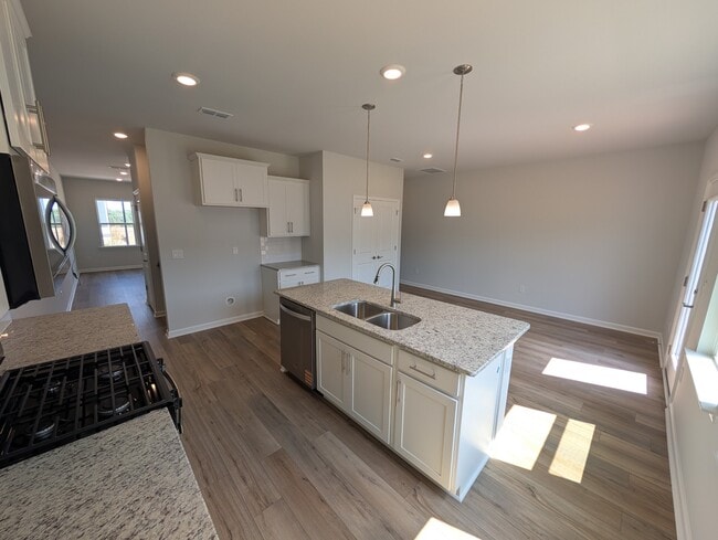 Building Photo - 1518 Tamarisk Ln