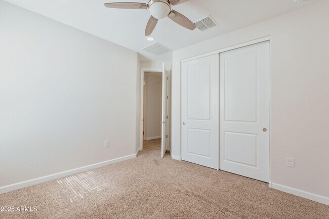 Building Photo - 2055 E Northwood Dr