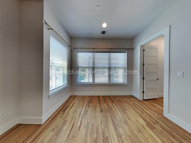 Building Photo - 1717 Caddo St