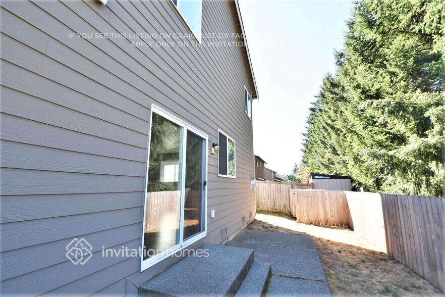 Building Photo - 19412 90 Ave Ct E