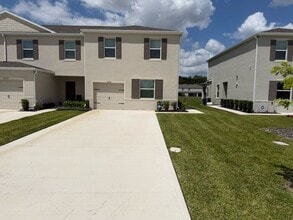 Building Photo - Stylish 3 ed 3 bath townhome in Apopka!!