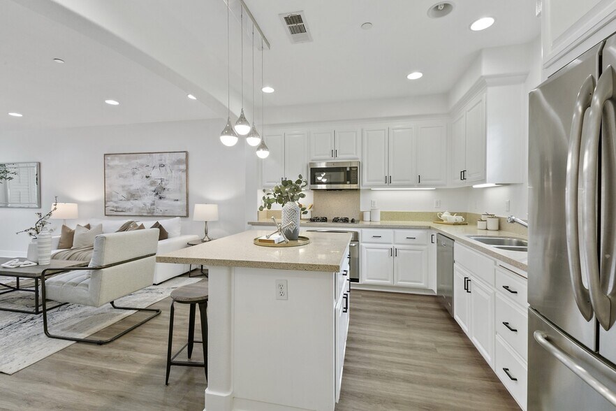 Building Photo - 44 Muller Pl