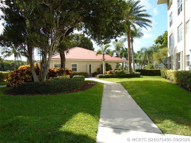 Building Photo - 3165 NE 48th Ct