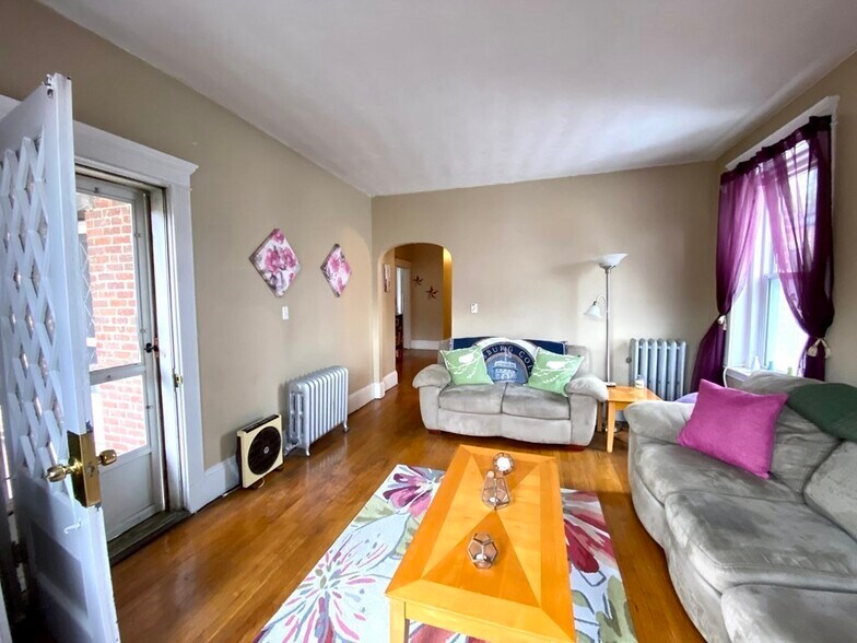 Building Photo - 16 Parkman St