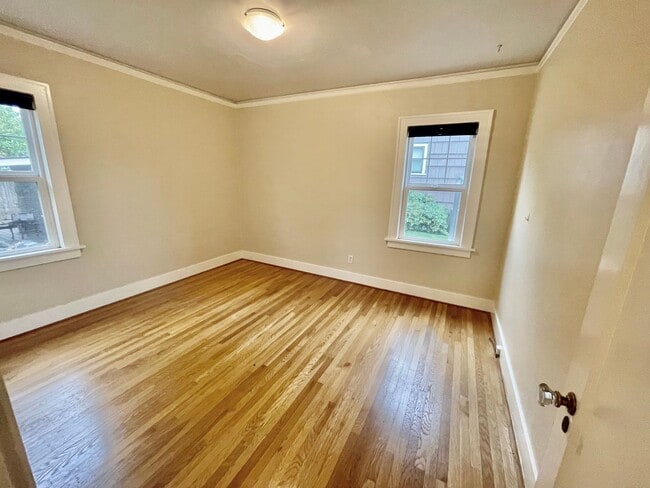 Building Photo - Rare Find, Large 3bd/2bathroom (w/ Bonus Rooms) House Near Rose City Golf Course