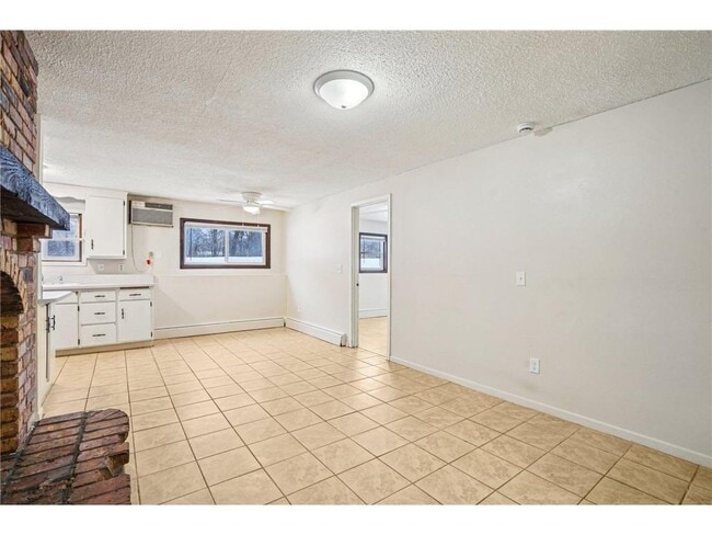 Building Photo - 17256 Kenyon St NE