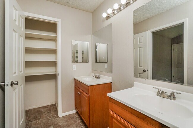 Building Photo - 7534 Rustic Trail