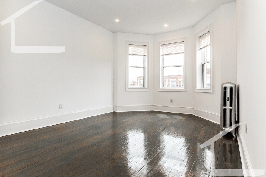 Building Photo - 124 Peterborough St