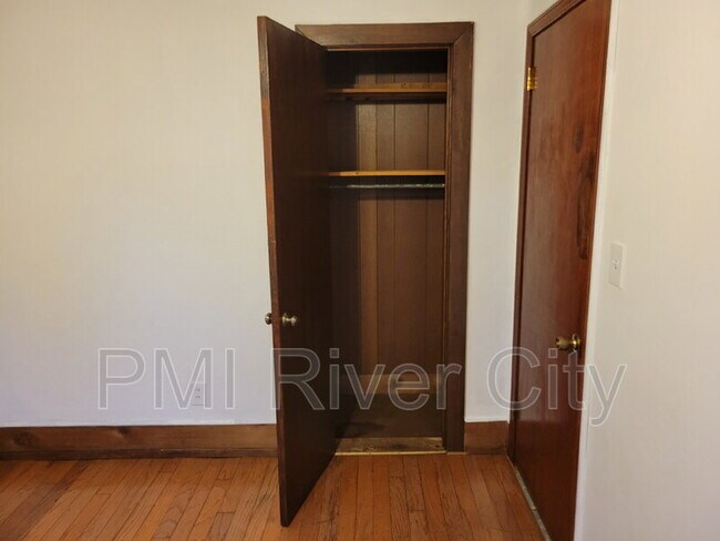 Building Photo - 2916 Rainbow Rd