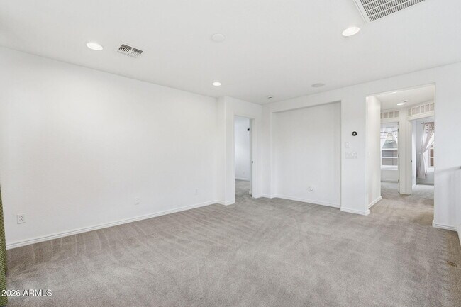 Building Photo - 464 N Ranger Trail