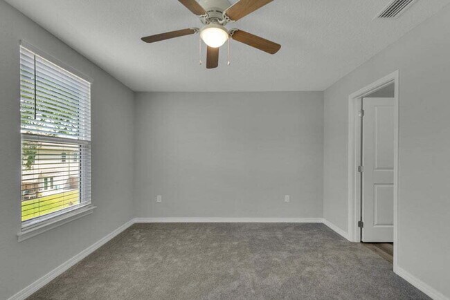 Building Photo - "Charming 2-Bed Townhouse Retreat in Fort Walton Beach with 2.5 Baths!"