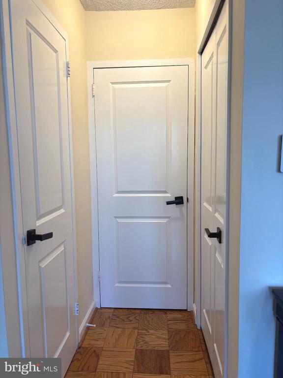 Building Photo - 5225 Pooks Hill Rd