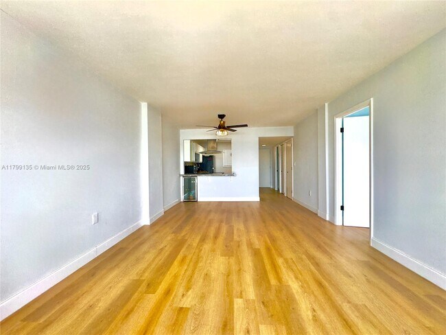 Building Photo - 2233 Calais Dr