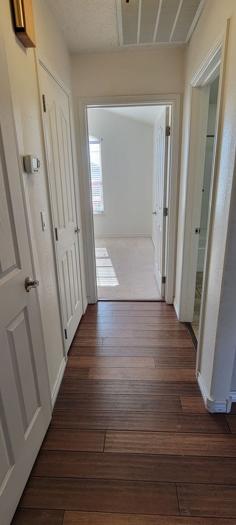 Building Photo - NEWER HOME ON QUIET STREET