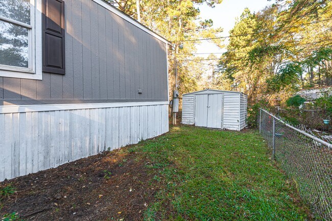 Building Photo - 13154 S Lee Shore Dr