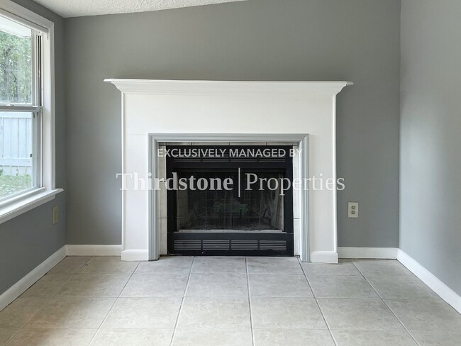 Building Photo - 2965 Armstrong St