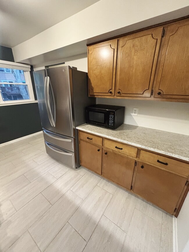 Building Photo - 5107 Cliffhaven Dr